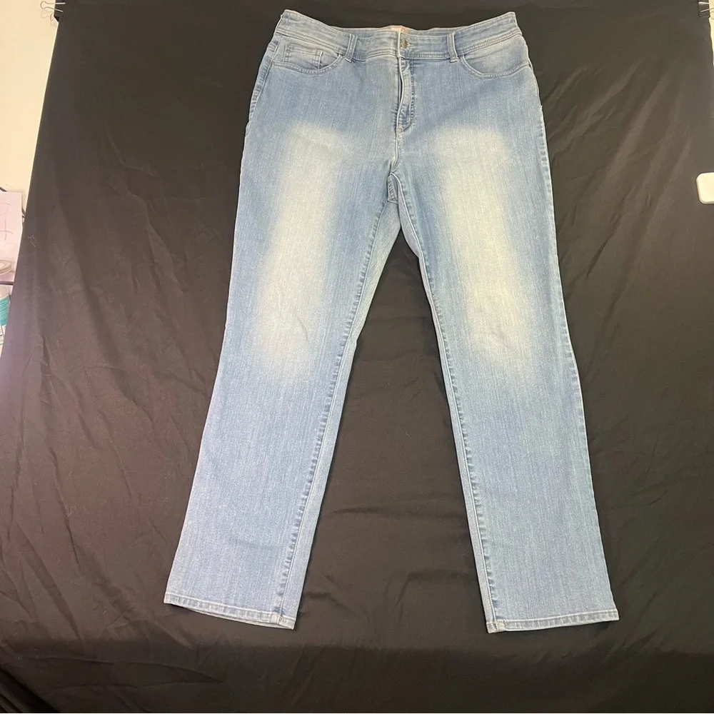 Fabulously Slimming by Chico's Women's Jeans Size 2.5 Short Straight Leg Stretch